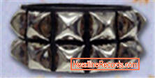 WRISTBAND - 2 ROW CHROME PYRAMIDS STUD ON BLACK LEATHER