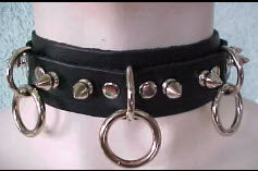 CHOKER - 3 RINGS WITH 8 SMALL SPIKES ON BLACK LEATHER