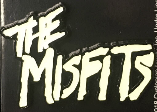 MISFITS - 77 LOGO GLOW IN THE DARK ENAMEL PIN BADGE