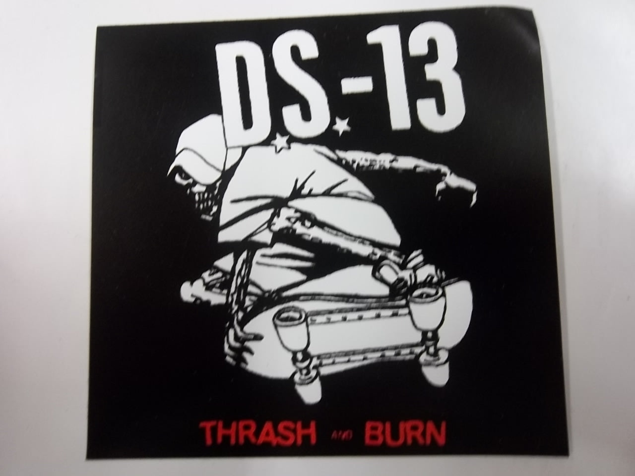 DS13 - SKATE STICKER