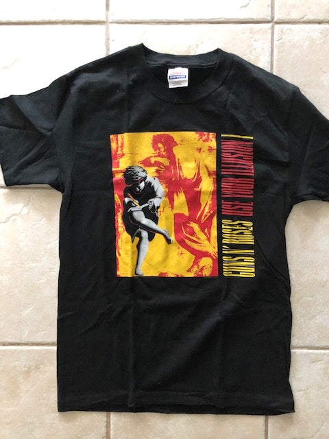 GUNS N ROSES - USE YOUR ILLUSION TEE SHIRT